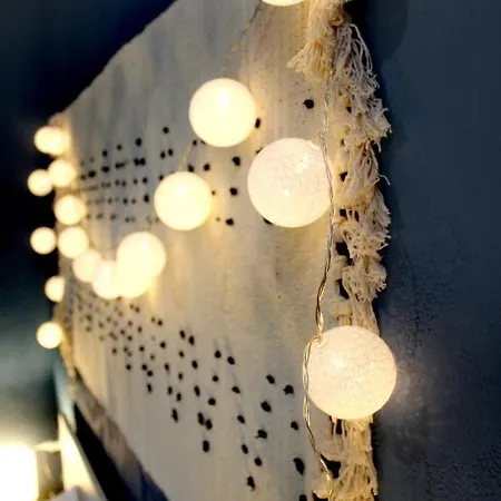 In Blue в історичному центрі міста