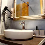 In Blue в історичному центрі міста Apartment Lemberg
