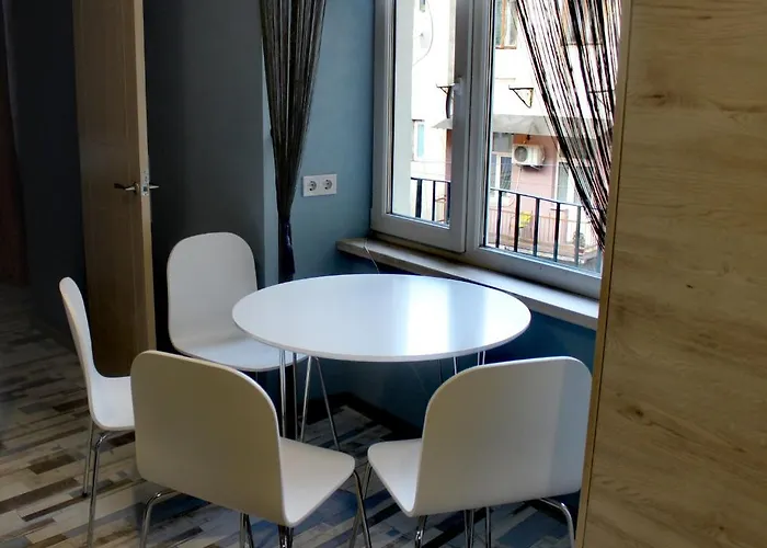 In Blue в історичному центрі міста * Λβιβ